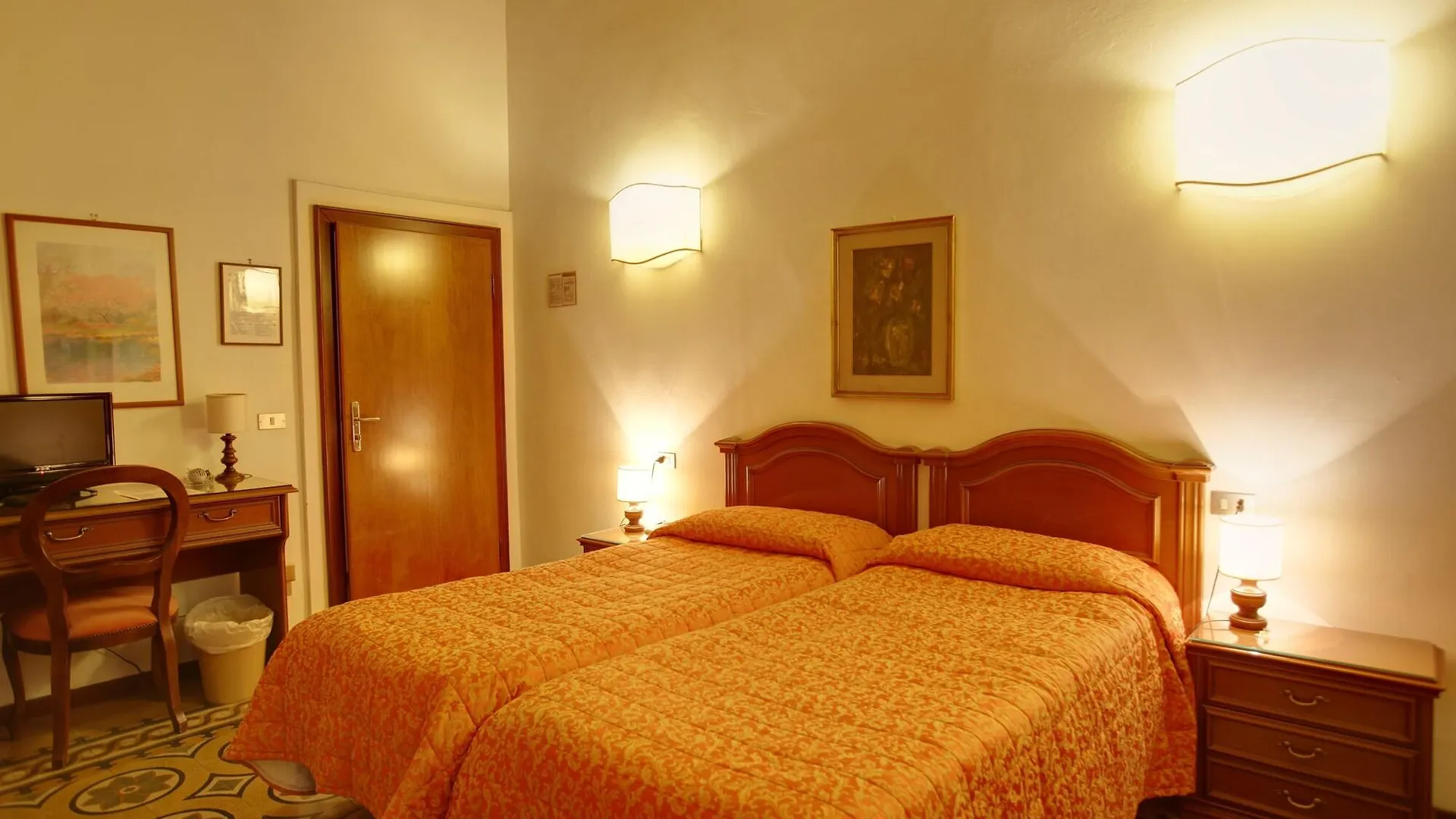 Hotel Ariele Florence 4*,