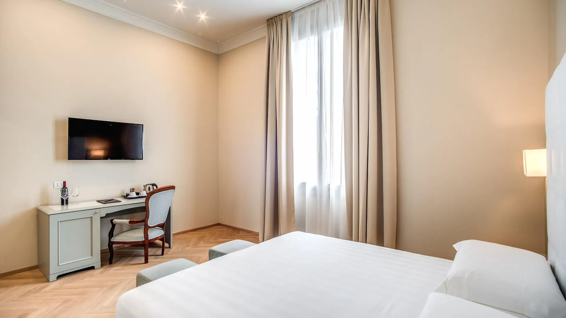 Hotel Ariele Florence 4*,