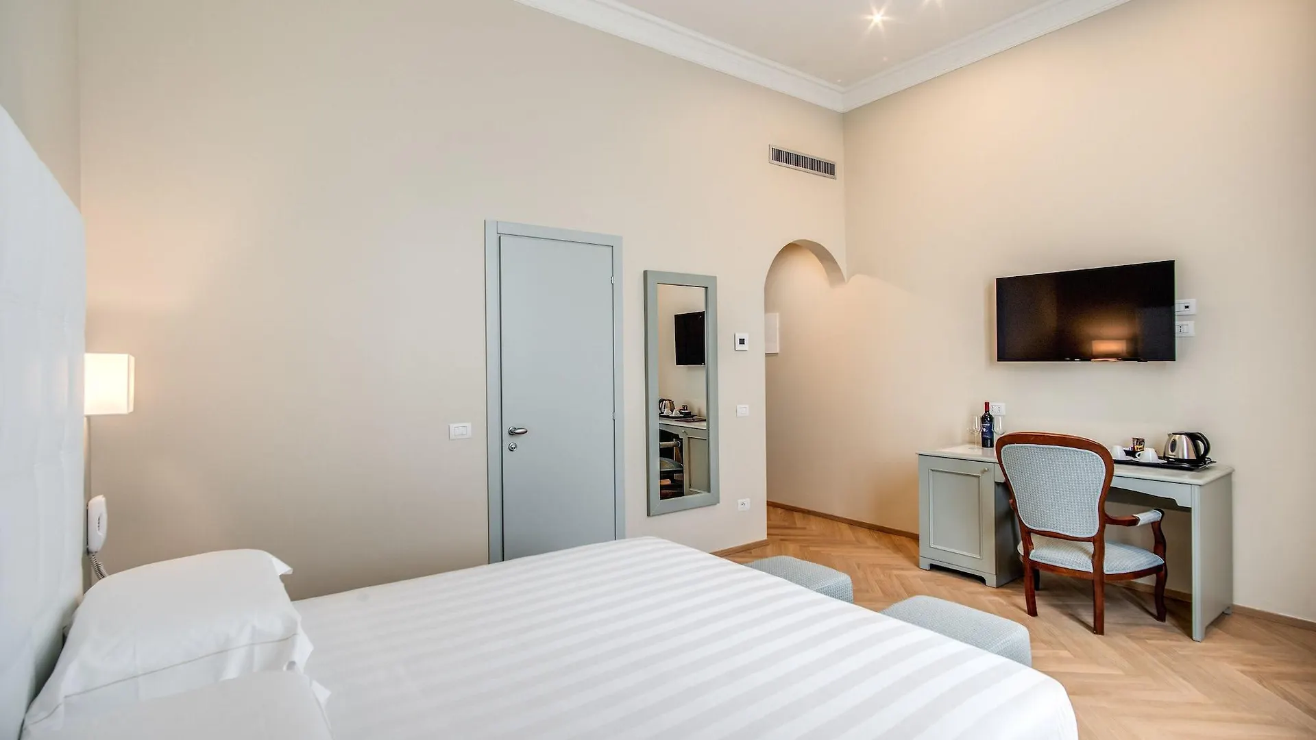 Hotel Ariele Florence 4*,  Italy