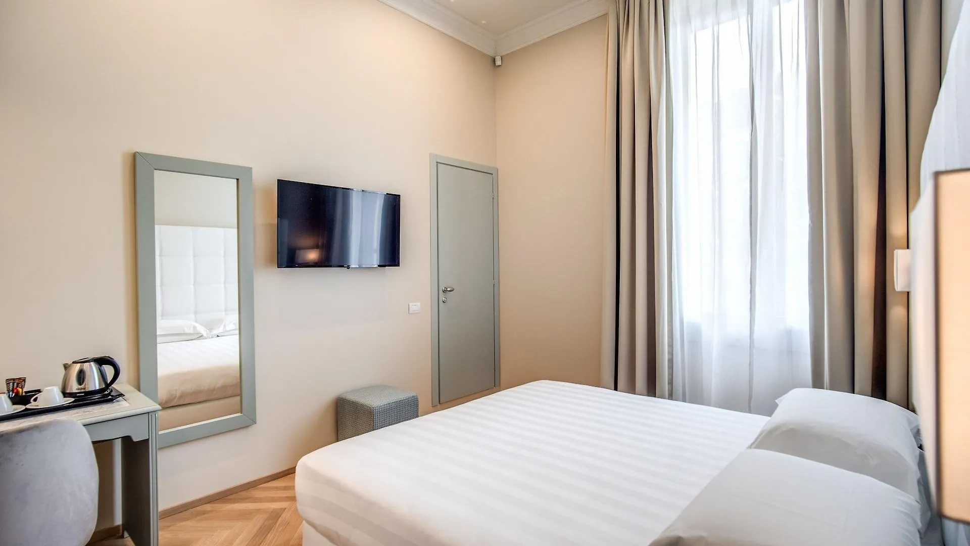 Hotel Ariele Florence 4*,